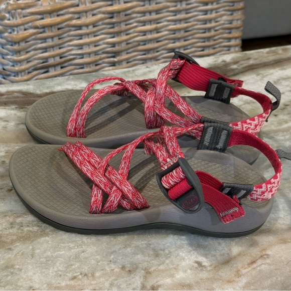Kids CHACO ZX/1 Ecotread Pink Strappy adjustable sandals- Size 2 - Picture 6 of 7